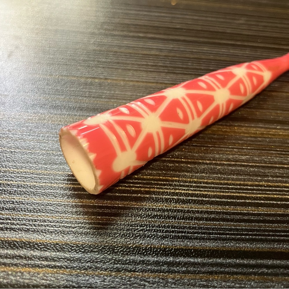 1960’s Fantastic Glass cigarette/cigar holder. pink and white geometric pat 3.7”